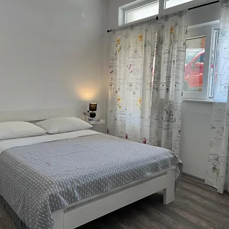 M&i, Free Private Parking شقة