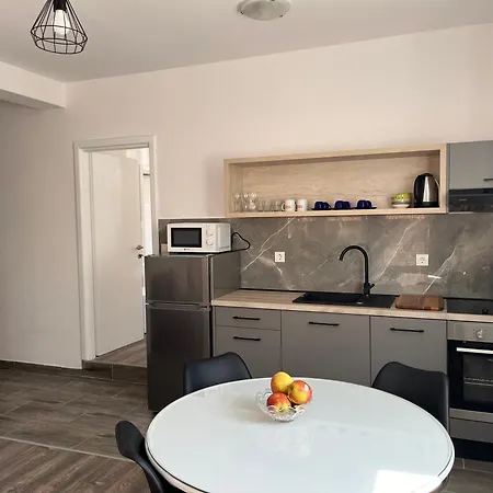 M&i, Free Private Parking شقة ماكارسكا