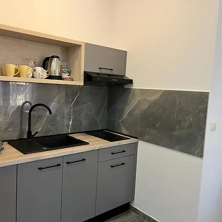 M&i, Free Private Parking شقة