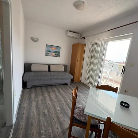 M&i, Free Private Parking * ماكارسكا