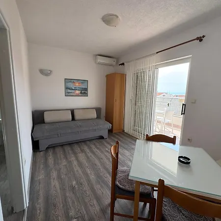 M&i, Free Private Parking شقة