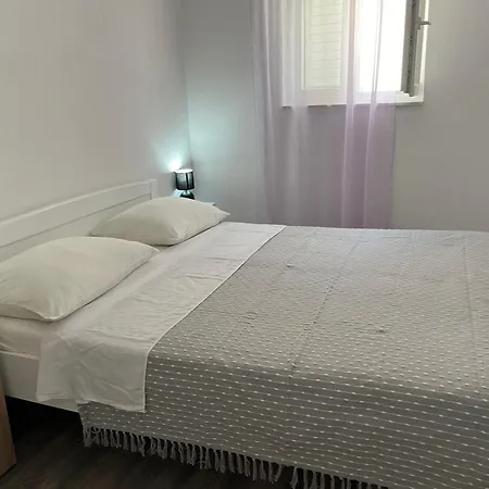 M&i, Free Private Parking * Makarska