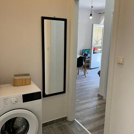 M&i, Free Private Parking Apartment *