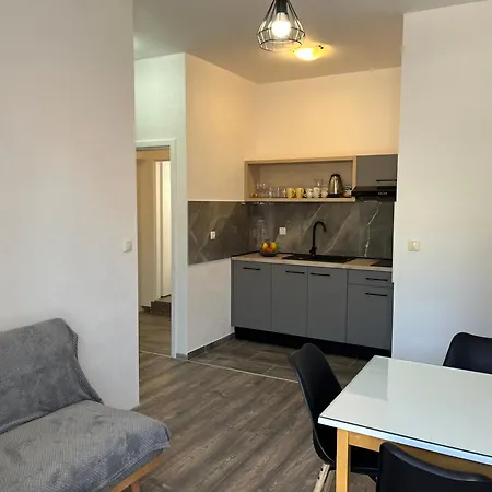 Apartment M&i, Free Private Parking Makarska