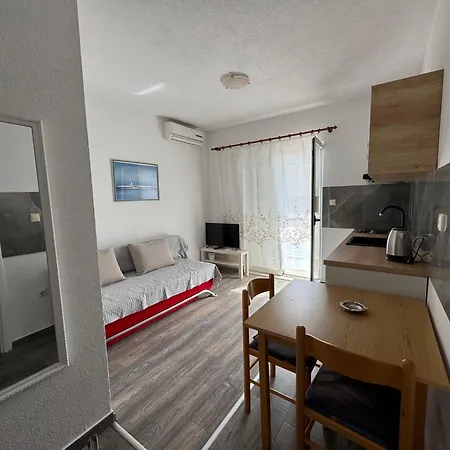 Apartment M&i, Free Private Parking Makarska