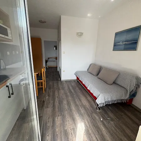 M&i, Free Private Parking Makarska