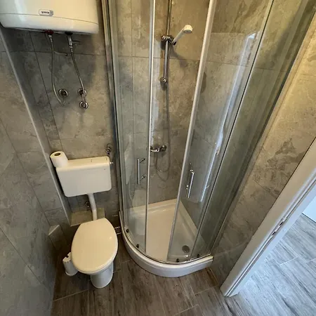 M&i, Free Private Parking Apartment *