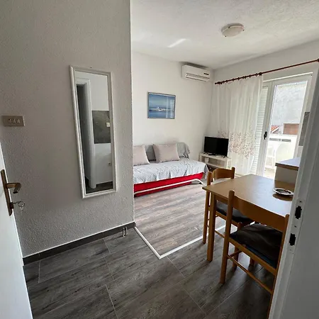 M&i, Free Private Parking * Makarska